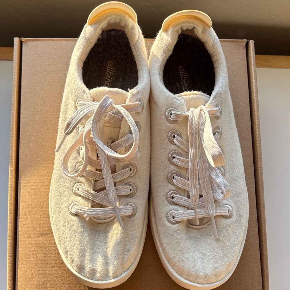 allbirds Women's Wool Piper Sneakers in Natural White (cream) Lace-Up size 9